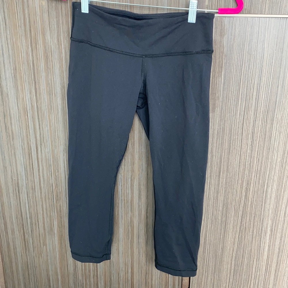 ALL OFFERS ACCEPTED! Cropped lululemon leggings